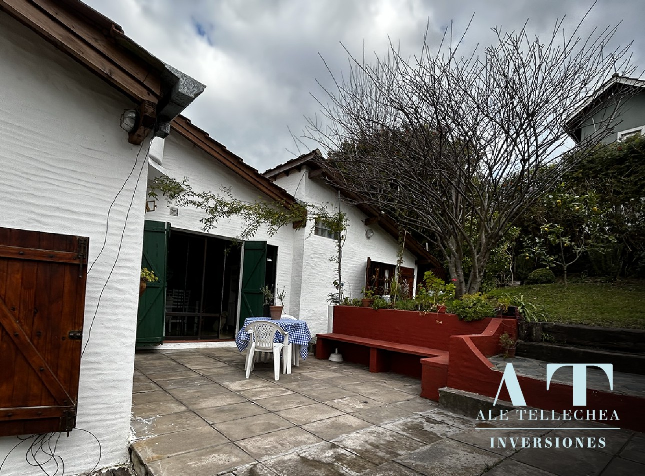 Casa en venta con jardin, parrilla y excelente ubicacion en Villa Gesell.