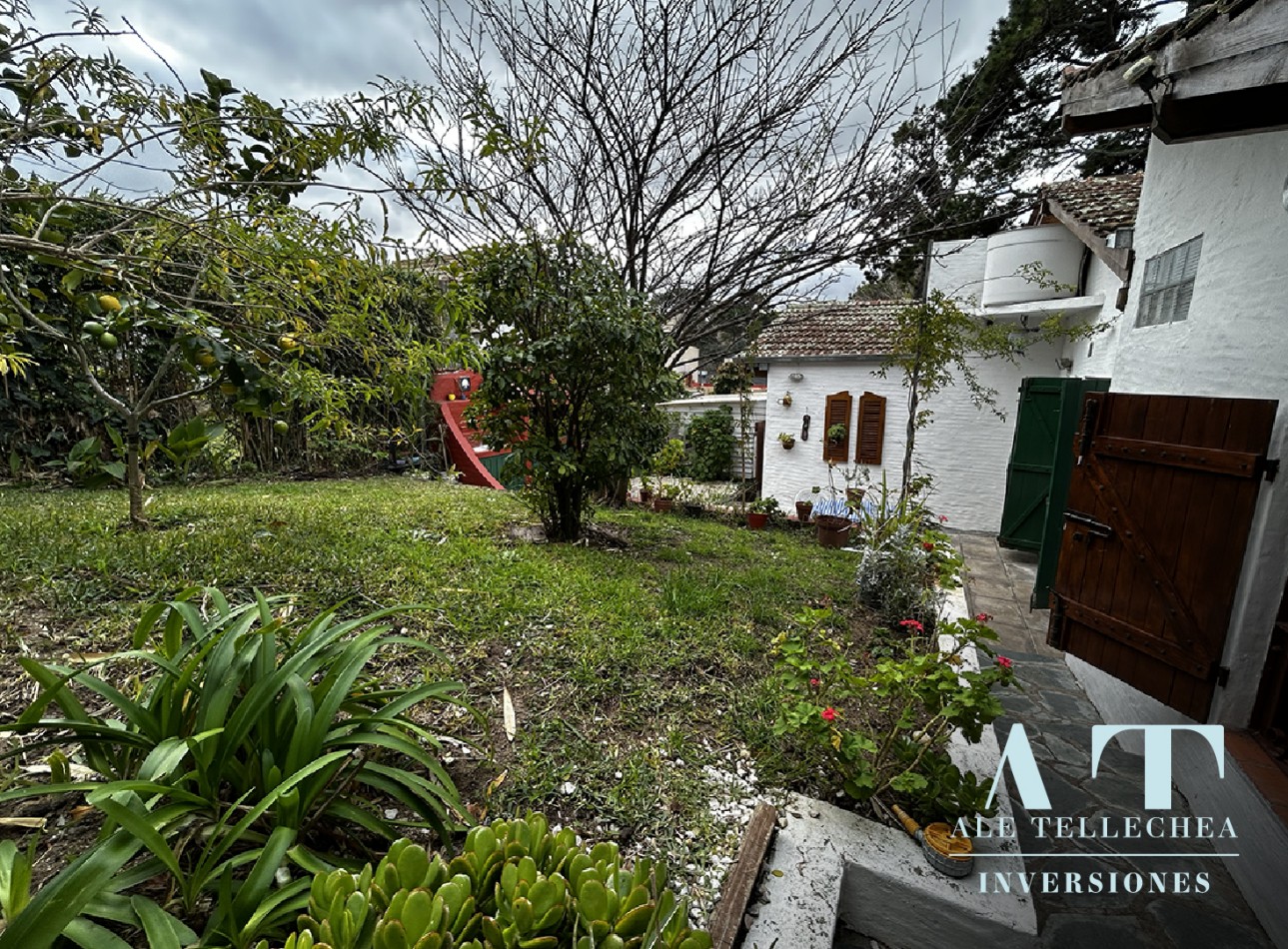 Casa en venta con jardin, parrilla y excelente ubicacion en Villa Gesell.