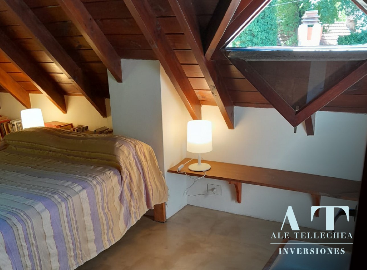 Casa en venta de 2 plantas con patio, parrilla y cochera - Apta credito y escrituracion inmediata