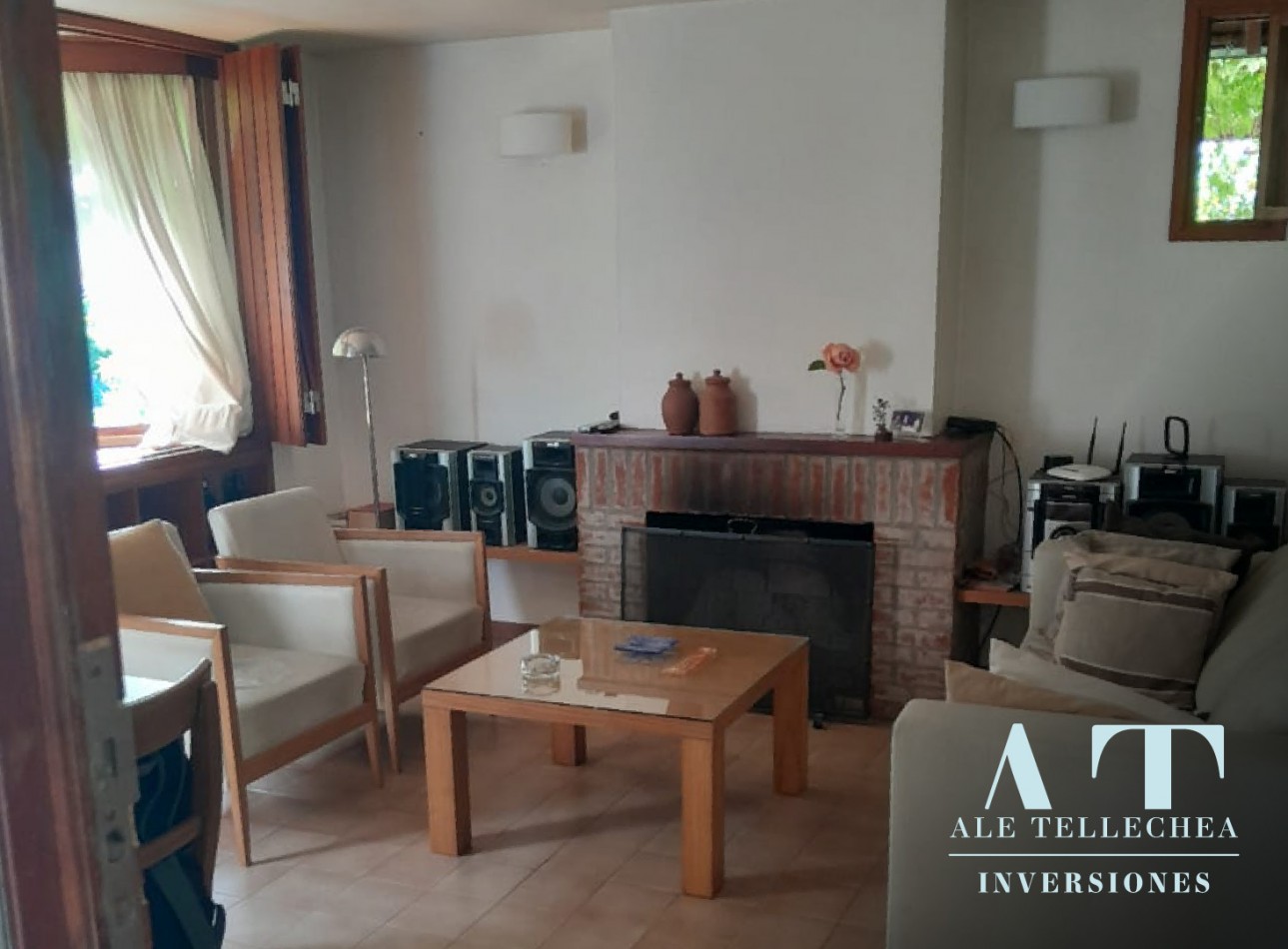 Casa en venta de 2 plantas con patio, parrilla y cochera - Apta credito y escrituracion inmediata