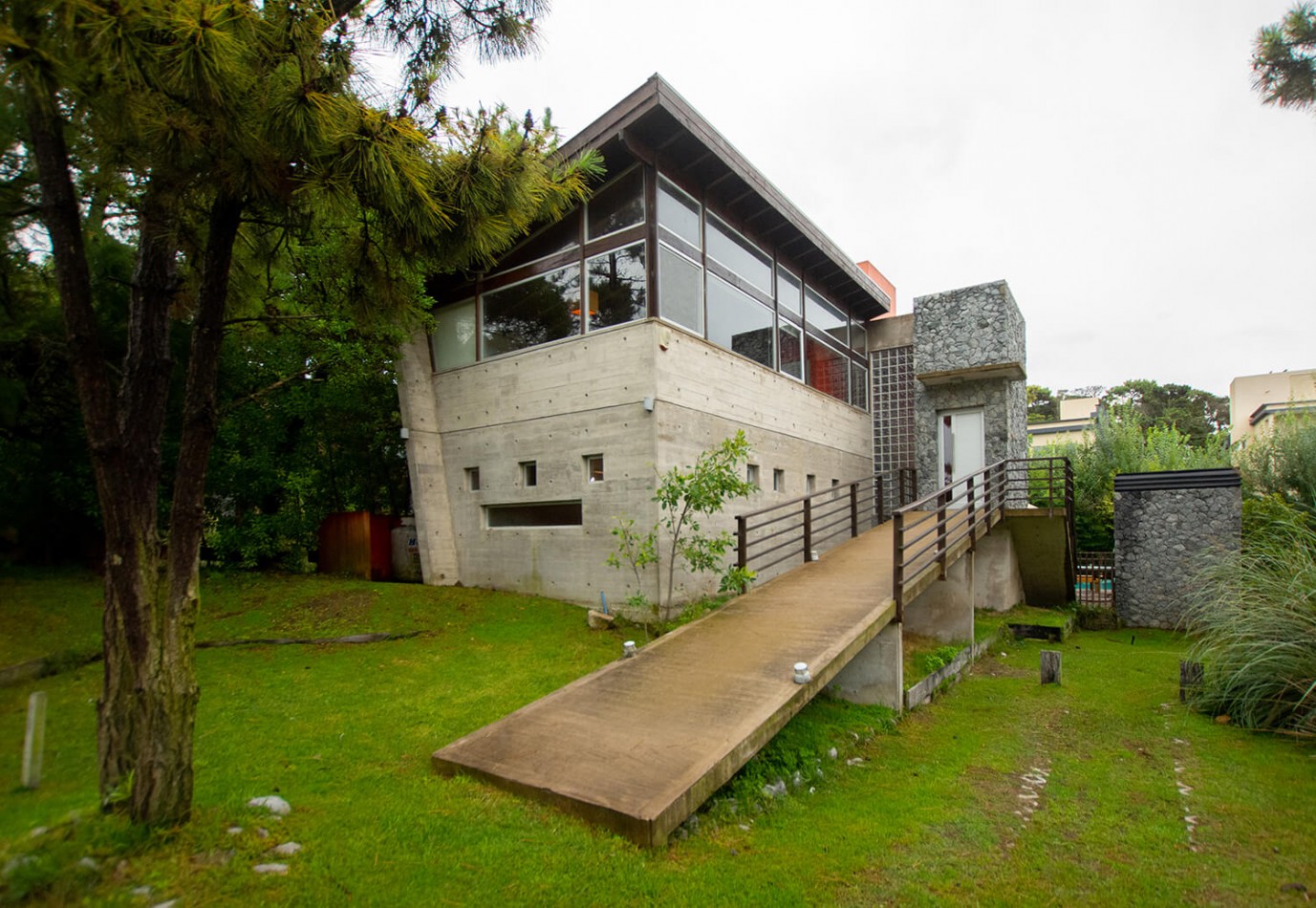 Casa en Mar de las Pampas-Cerca del Mar con pileta