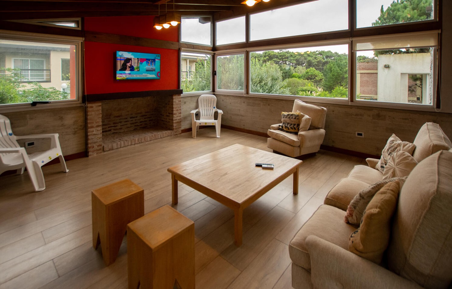 Casa en Mar de las Pampas-Cerca del Mar con pileta