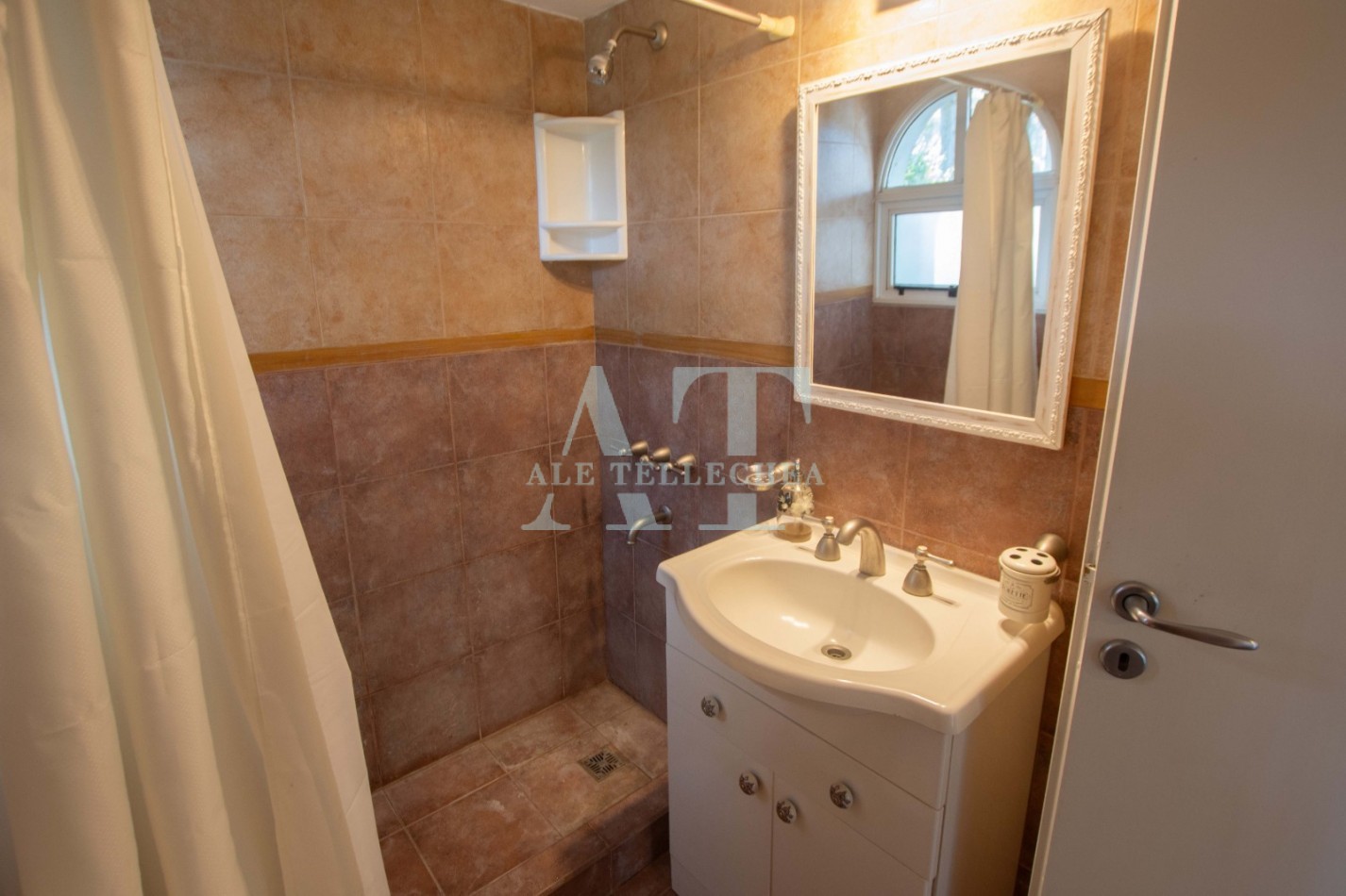 Casa en venta en Mar de las Pampas, a 300 mts del mar
