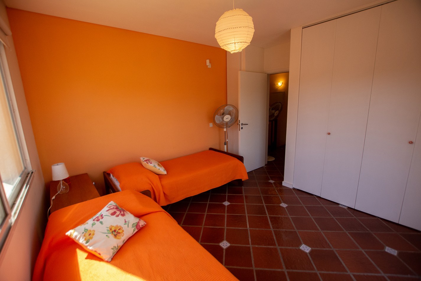 Casa en venta en Las Gaviotas. Lote apto dos unidades.