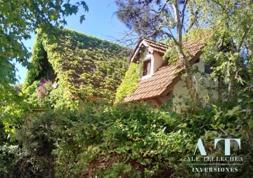 Casa en venta de 2 plantas con patio, parrilla y cochera - Apta credito y escrituracion inmediata