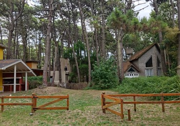 Lote en MAR AZUL, a tres cuadras de la playa sobre calle cortada