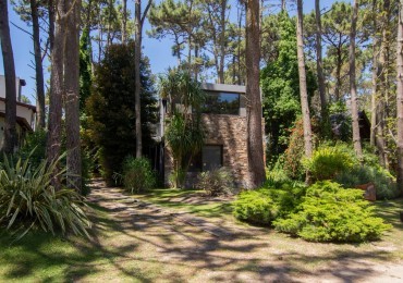 VENTA- CASA EN MAR DE LAS PAMPAS